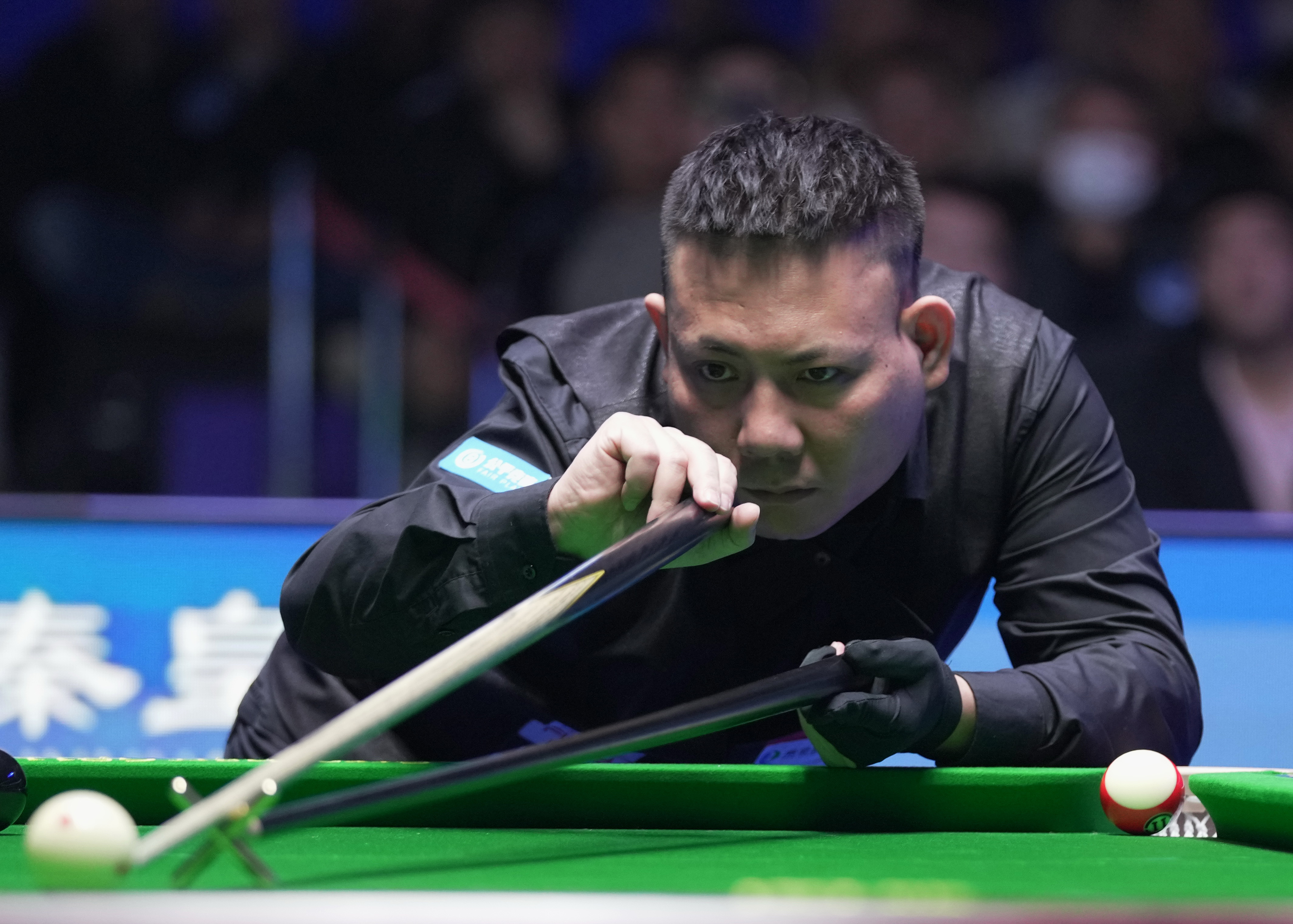 疑给年轻一 疑给年轻一