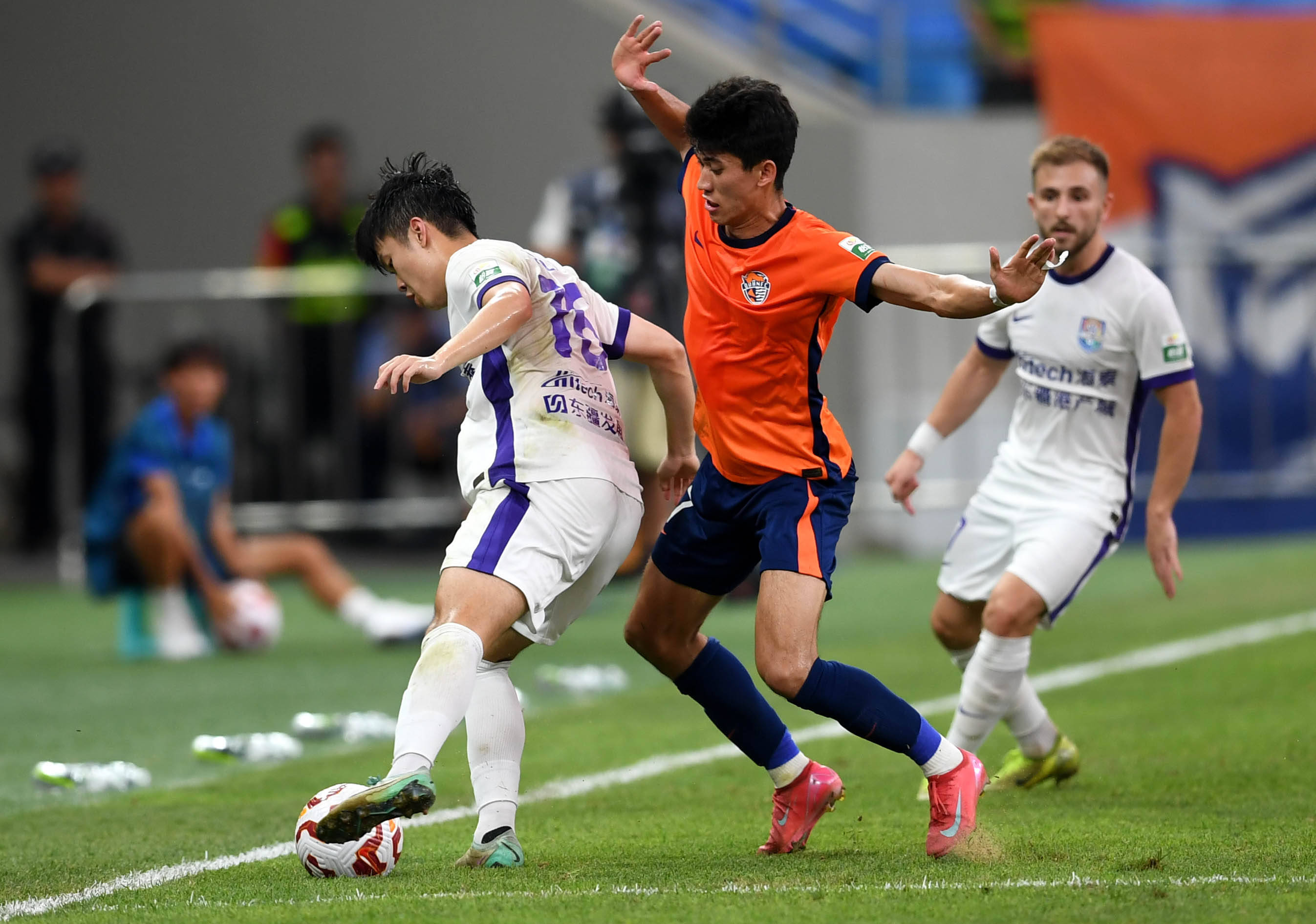 提出了一系 提出了一系