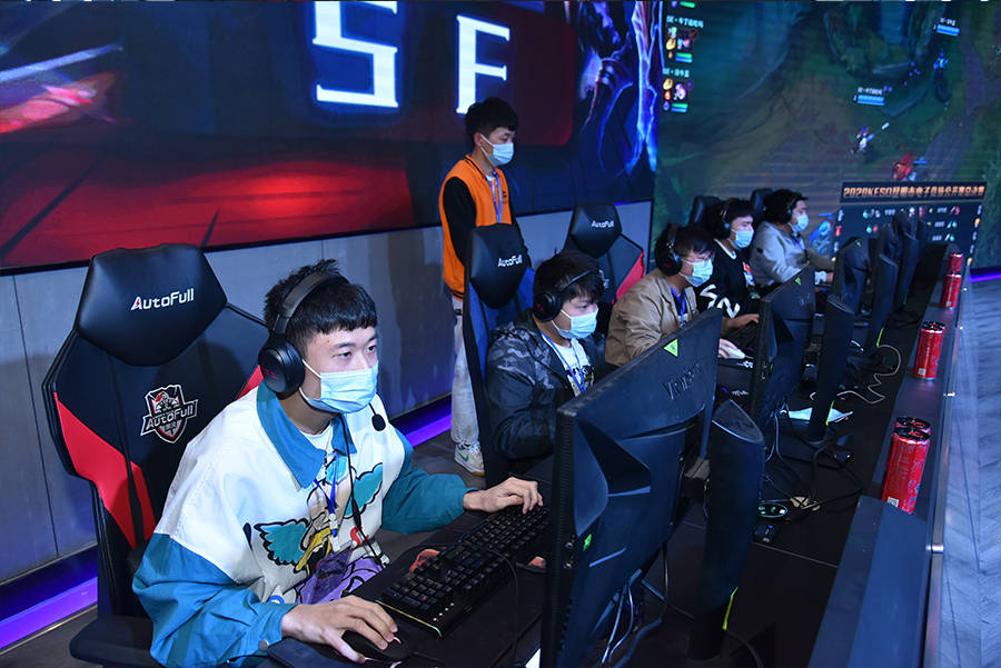 前所未有的 前所未有的