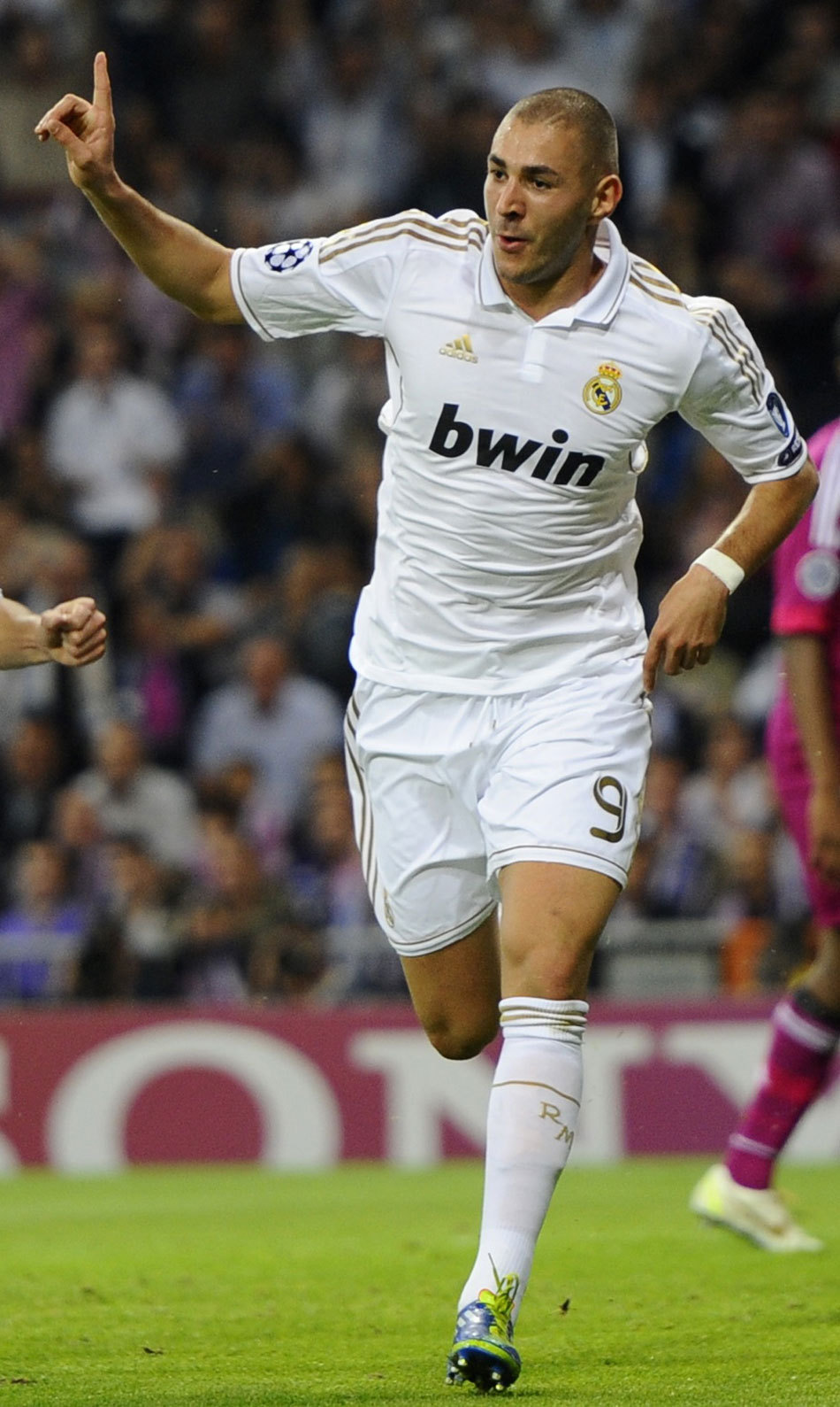 边后卫前插 边后卫前插